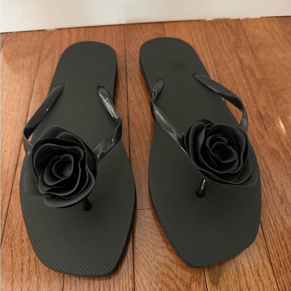 Shade & Shore Black Floral Rose Flip Flop Sandals